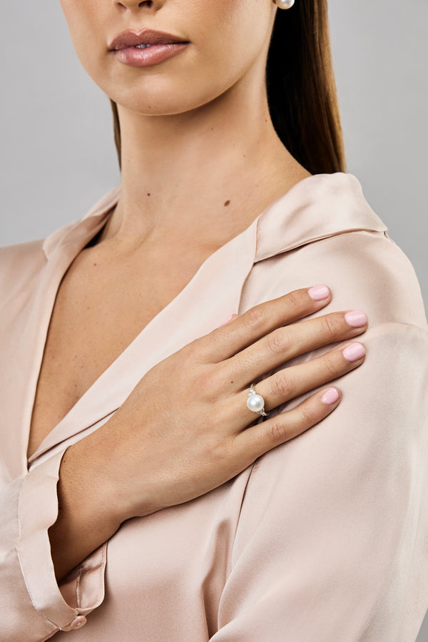 Trefoil Diamond and Pearl Ring