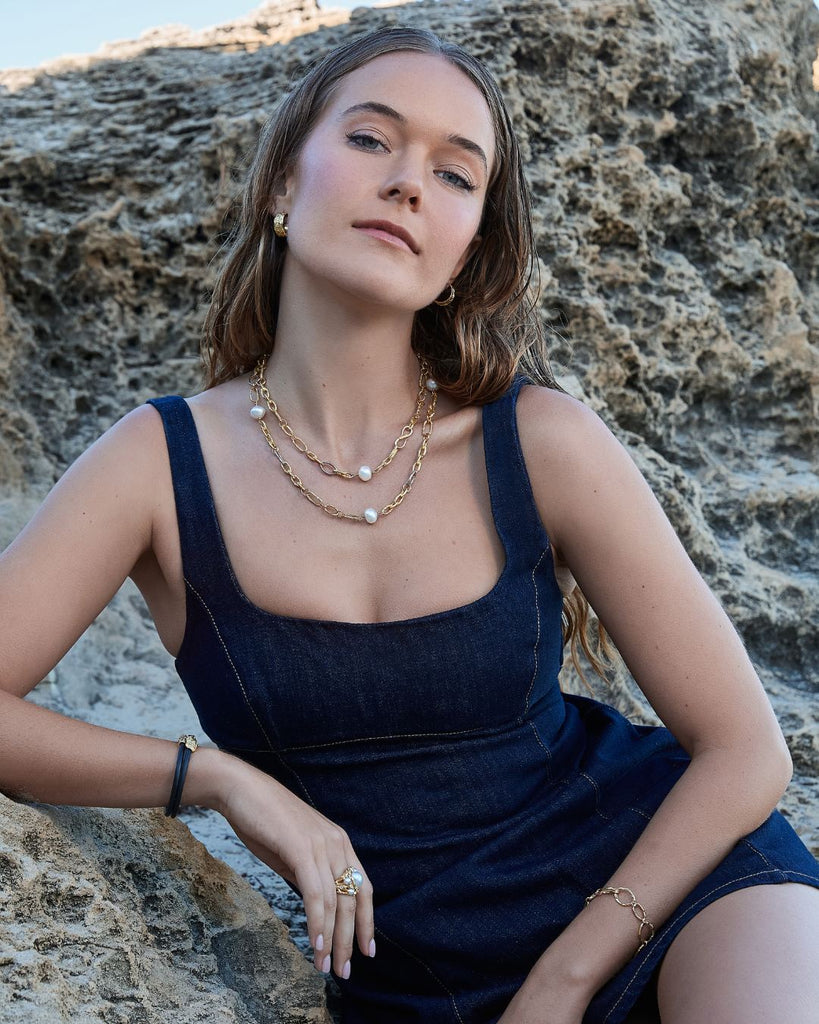 Freeform Link with Six Pearls