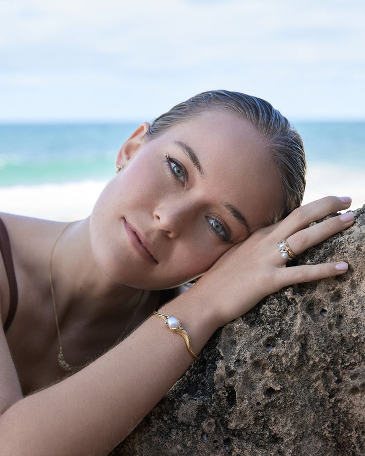 Interlocking Seedless Pearl and Diamond Rings