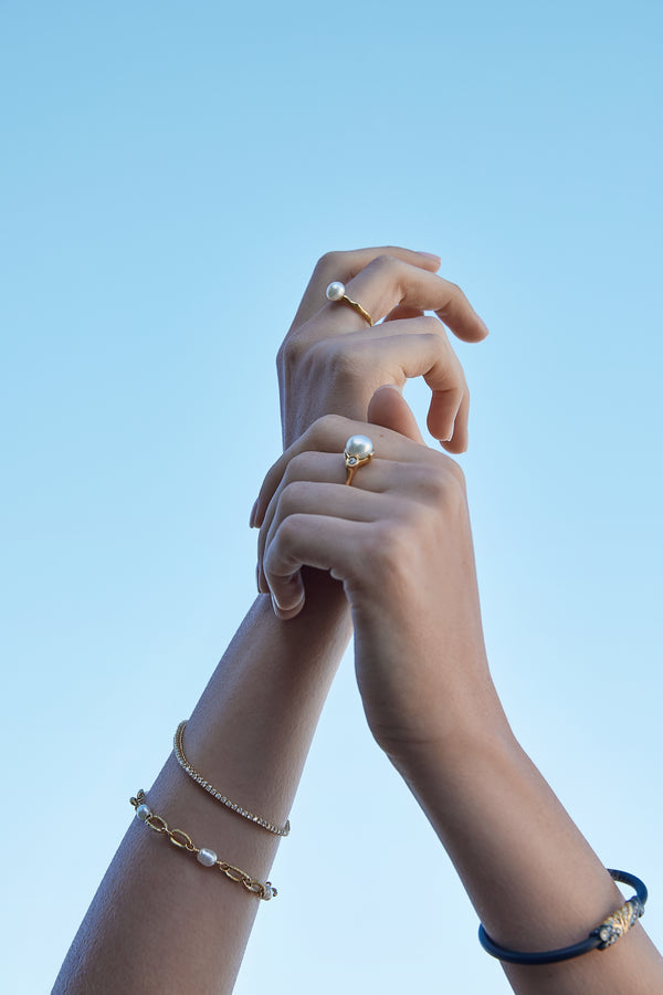 'Cathedral Rocks' 18ct yellow gold & sterling silver Neoprene Bangle