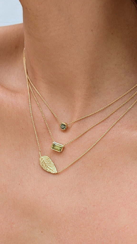 'Sunset Dance' Bezel Set Green Sapphire Necklace