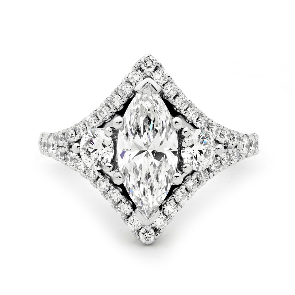 Fancy diamond ring deals