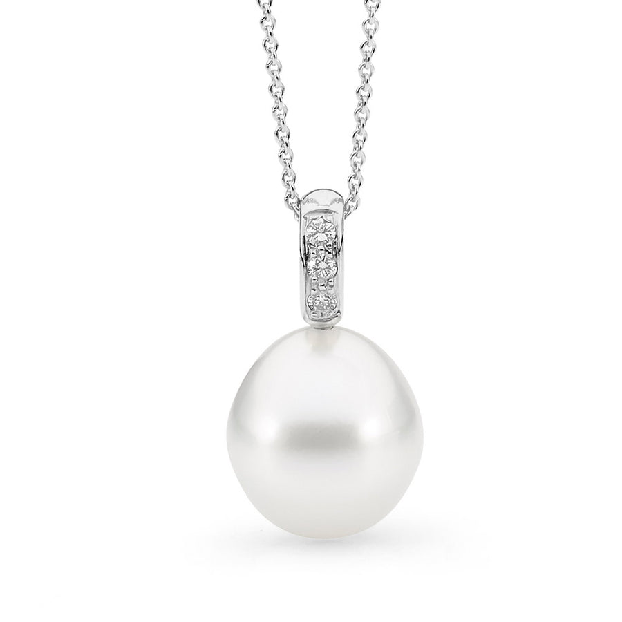 Oval Shaped Australian Pearl Pendant pearl jewellery online jewellery shop buy jewellery online jewellers in perth perth jewellery stores wedding jewellery australia