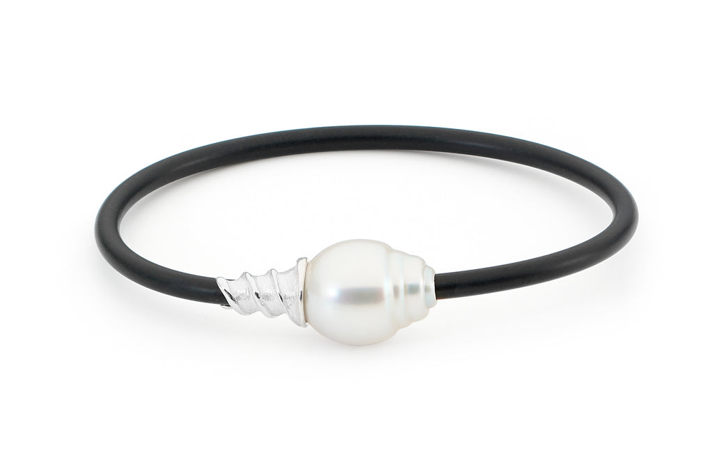 Australian South Sea Pearl Gold Bangles Perthjewellery stores perth perth jewellery stores australian jewellery designers online jewellery shop perth jewellery shop jewellery shops perth perth jewellers jewellery perth jewellers in perth diamond jewellers perth bridal jewellery australia pearl jewellery australian pearls diamonds and pearls perth