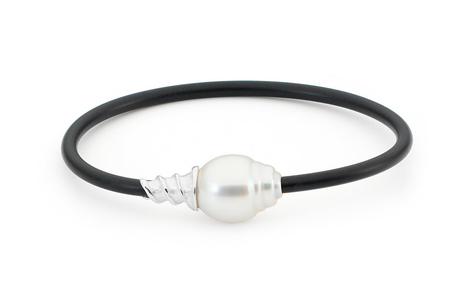 Australian South Sea Pearl Gold Bangles Perthjewellery stores perth perth jewellery stores australian jewellery designers online jewellery shop perth jewellery shop jewellery shops perth perth jewellers jewellery perth jewellers in perth diamond jewellers perth bridal jewellery australia pearl jewellery australian pearls diamonds and pearls perth