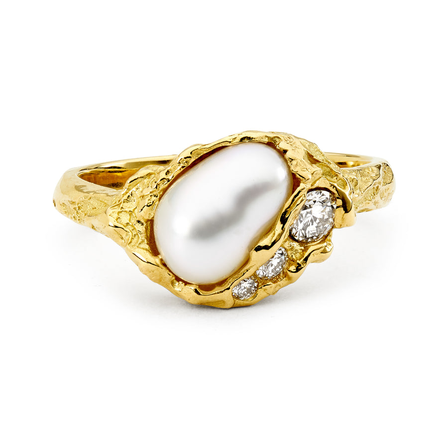 Kalgoorlie Yellow Gold Diamond and Pearl Ring