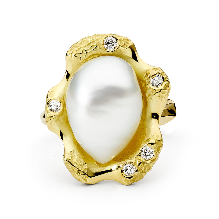 Organic Yellow Gold Ring with seedless pearl and diamonds