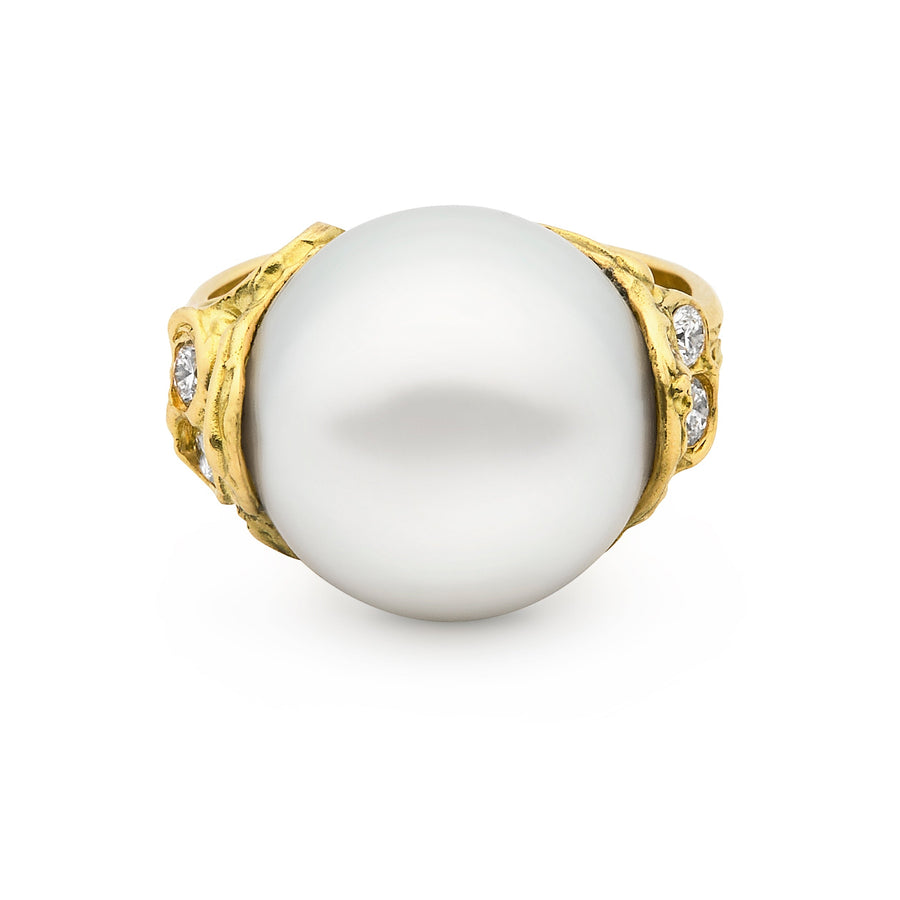 'Celeste' pearl ring