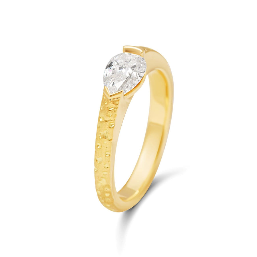 'Low Horizon' diamond ring