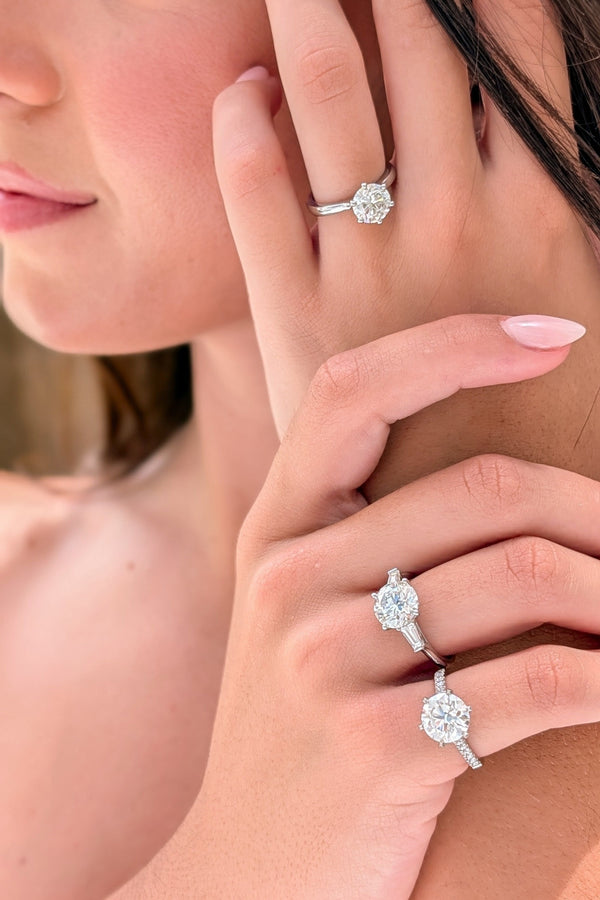 'Lumiere' engagement ring